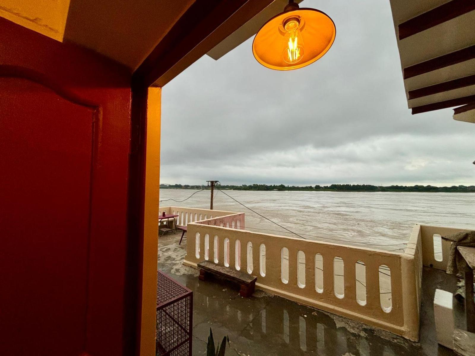 Vintage River Homestay Варанаси Екстериор снимка